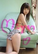 ☆川相みゆ/全身(足見切れ)・水着ゼブラ柄・振り向き・ソファ/DVD「美少女は純真JC16歳」特典生写真