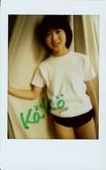 ☆石田果子/[当選通知書付き]・膝上・衣装白・体操服・右手カーテン・直筆サイン入り/雑誌「Chu→Boh vol.62」チェキプレゼント当選品