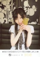 大矢真那/上半身・座り・両手グラス/SKE48×CANARIA カフェ＆ダイニング カナリア SKE48コラボドリンク購入特典オフショット生写真