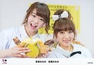 峯岸みなみ・高橋みなみ/横型・バストアップ・衣装白・峯岸口開け/DVD「ネ申テレビ SEASON17＆18」特典