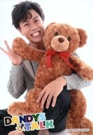 寺山武志/膝上・座り・衣装グレー・右手くまのぬいぐるみの手掴み/舞台「BOYS★TALK 第3弾/DANDYS TALK」ランダムブロマイド