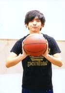 パンサー/向井慧/上半身・衣装黒黄・両手ボール・体正面・口閉じ/ナマーシャ
