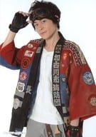 藤原祐規(ギンゾウ)/上半身・衣装赤・黒・白・法被・左手ゴーグル・左向き/舞台「叫べども叫べども、この夜の涯て」ブロマイド