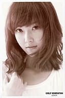 少女時代/JESSICA(ジェシカ)/バストアップ・衣装白・右手胸・ロゴ「GIRLS’ GENERATION」/everysing 限定ポストカードサイズ生写真