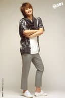 SS501/ホ・ヨンセン(Heo YoungSaeng)/全身・衣装黒・白・グレー・腕組み・ポストカードサイズ/公式生写真