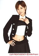美勇伝/三好絵梨香/膝上・衣装黒白・右手腰・左手胸・背景白/公式生写真