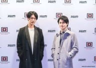 松村龍之介・南圭介/横型・膝上・衣装黒・白・グレー・両手ポケット/松村龍之介/南圭介 ベルリンブロマイドセット①