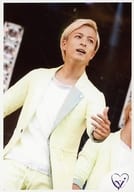 Da-iCE/和田颯/ライブフォト・上半身・衣装黄色・白・グレー・左手上げ・目線右/「a-nation stadium fes. powered by dTV」FC限定アーティストフォト