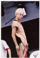 Da-iCE/和田颯/ライブフォト・膝上・衣装ベージュ・黒・右向き・顔下向き/「a-nation stadium fes. powered by dTV」FC限定アーティストフォト