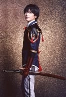 小西詠斗(堀川国広)/膝上・戦闘服・背景茶・キャラクターショット/舞台「『刀剣乱舞』維伝 朧の志士たち」個人ブロマイド