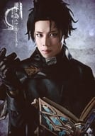 太田将熙(ソル)/上半身・右手曲げ・背景黒・キャラクターショット/「『舞台版 誰ガ為のアルケミスト』～聖ガ剣、十ノ戒～」ランダムキャストブロマイド