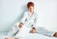 三原大樹(甲斐ミナト)/横型・全身・キャラクターショット/舞台「プレイタの傷」リピーター感謝特典ブロマイド