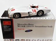 1/18 Mercedes-Benz W196R 1954/55 Streamliner body #18(シルバー) [M-049]