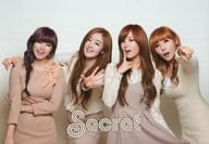 Secret/集合(4人)/横型・膝上・ジウン右手人差し指口/「Secret 1st Japan Tour “SECRET TIME“ 2012」撮り下ろしブロマイド