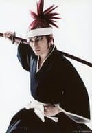 崎山つばさ(阿散井恋次)/背景白・キャラクターショット/「ROCK MUSICAL BLEACH ～もうひとつの地上～」会場販売生写真