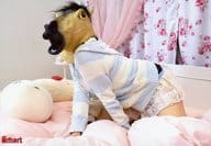原田ひとみ/横型・膝上・座り・衣装白水色・ボーダー・馬の被り物・体左向き・ベッド/ラジオCD「バカとテストと召喚獣文月学園放送部」Vol.12 音mart特典ブロマイド