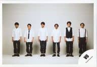 V6/集合(6人)/横型・全身・衣装白黒・センター坂本、森田・両手下/アルバム「The ONES」ジャケ写＆PV撮影オフショット/公式生写真