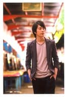 村井良大/膝上・衣装黒・グレー・両手ポケット・顔右向き/「俺旅。」Lサイズ生写真/インドネシア・村井良大set2