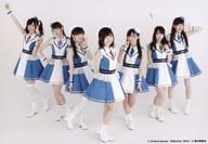 Wake Up， Girls!/集合(7人)/横型・全身・衣装青・白・センター吉岡・両手後ろ・体右向き・背景白/Wake Up， Girls! 4th LIVE TOUR「ごめんねばっかり言ってごめんね!」ブロマイド 2017 SUMMER