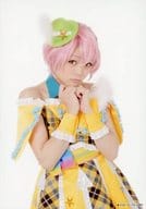 若井友希(レオナ・ウェスト)/膝上・両手グー・両手顎/ライブミュージカル「プリパラ」み～んなにとどけ!プリズム☆ボイス ランダムブロマイド