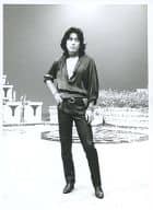 沢田研二/全身・衣装黒・右手腰・目線右・サイズ(120×165)/生写真