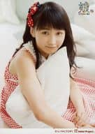モーニング娘。/鞘師里保/膝上・衣装赤・白のチェック柄・白のクッション・体右向き・2Lサイズ/モーニング娘。誕生15周年記念コンサートツアー2012秋 ～ カラフルキャラクター～