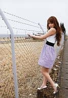 佐々木希/衣装白.紫・全身・両手フェンス/公式生写真