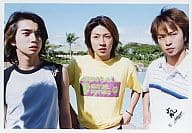 嵐/松本・相葉・櫻井/横型・上半身・相葉両手腰・背景プール/公式生写真