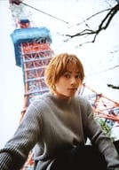 永田崇人/膝上・しゃがみ・衣装グレー・両手下げ・後ろ東京タワー/「タカトーク tour 2019」ブロマイド