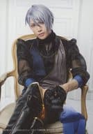 水江建太(山姥切長義)/座り・キャラクターショット/「ミュージカル『刀剣乱舞』 ～花影ゆれる砥水～」ブロマイド 刀剣男士（ライブver.）