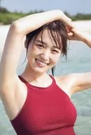 菅井友香/水着赤 ポストカード 「櫻坂46 菅井友香 卒業写真集 『大切なもの』」 封入特典